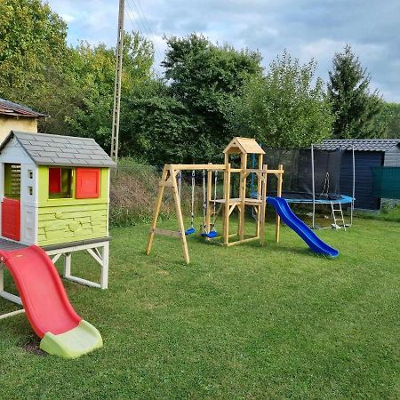 Domek Pod Swierkami -Apartament Swierkowy IV Kudowa Zdroj Luaran gambar