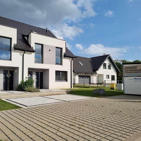 Domek Pod Swierkami -Apartament Swierkowy IV Kudowa Zdroj Luaran gambar