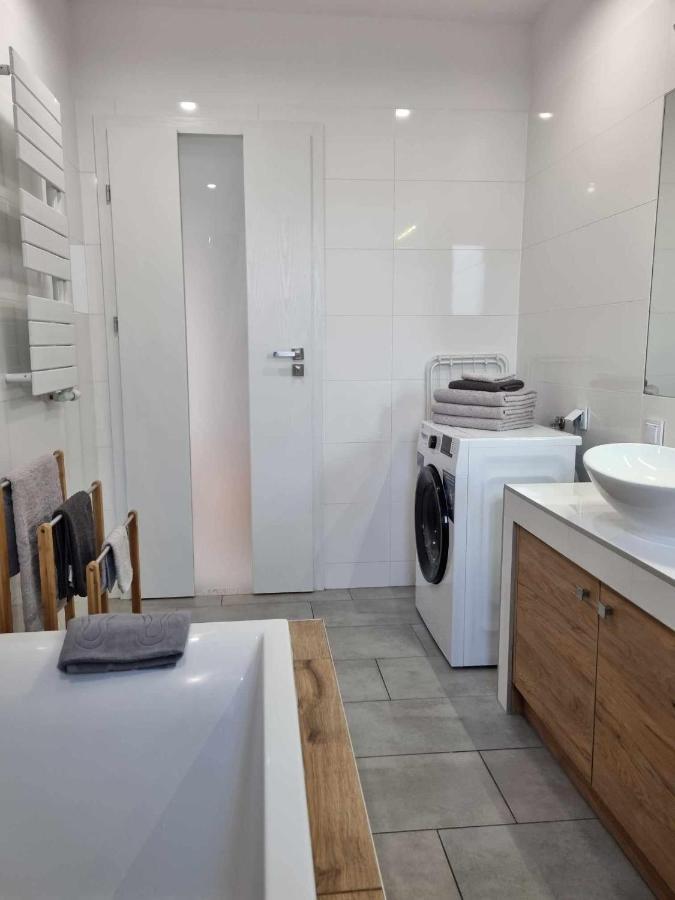 Domek Pod Swierkami -Apartament Swierkowy IV Kudowa Zdroj Luaran gambar