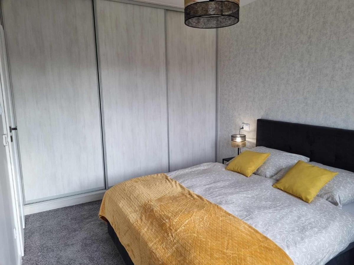 Domek Pod Swierkami -Apartament Swierkowy IV Kudowa Zdroj Luaran gambar
