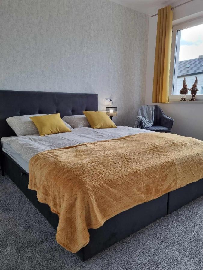 Domek Pod Swierkami -Apartament Swierkowy IV Kudowa Zdroj Luaran gambar